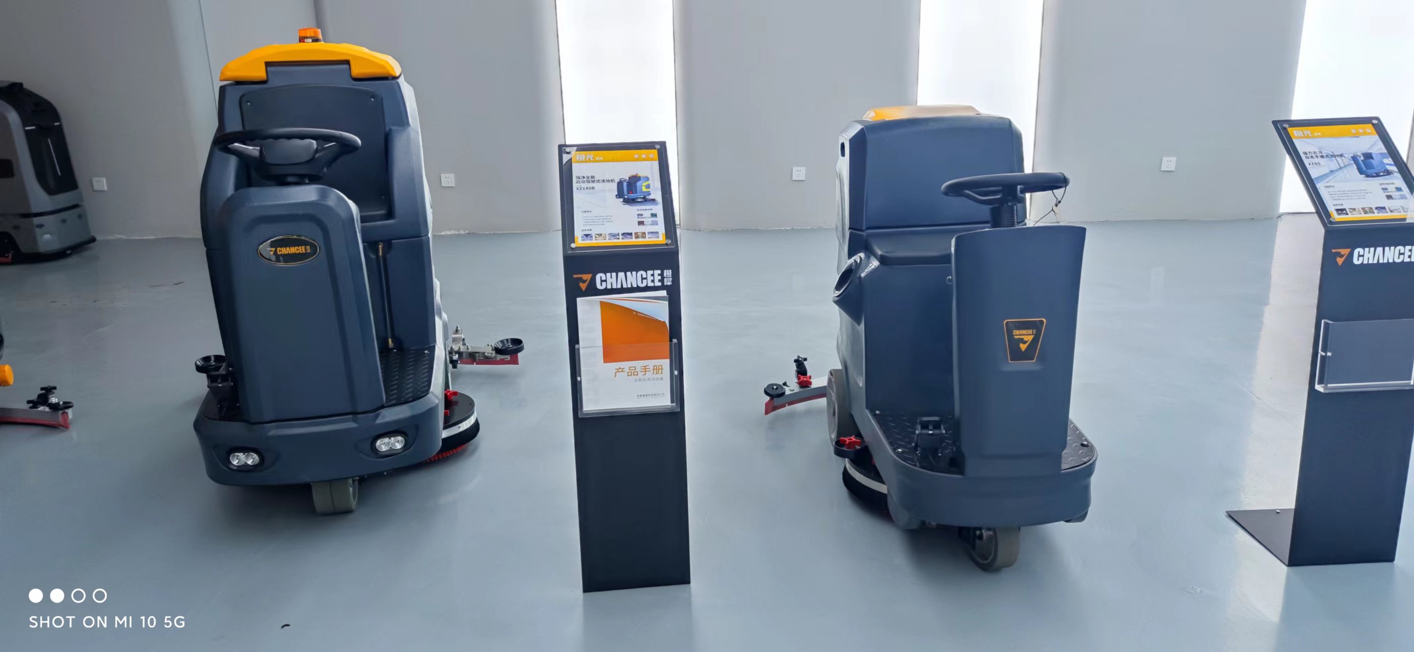 為什么很多人選擇洗地機進行清潔工作？