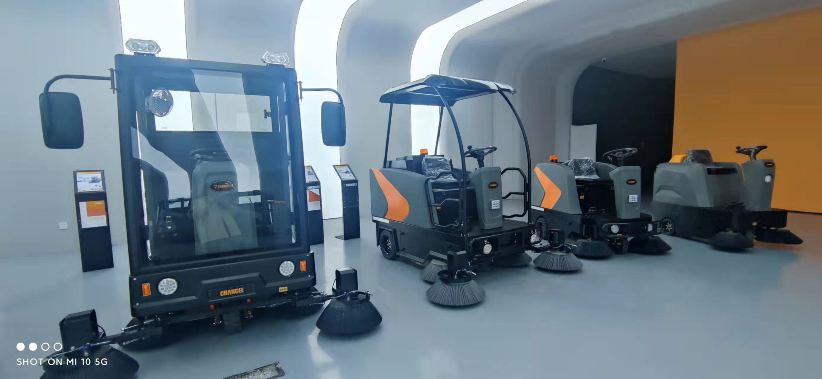 駕駛式的電動清掃車工作效率有多高？