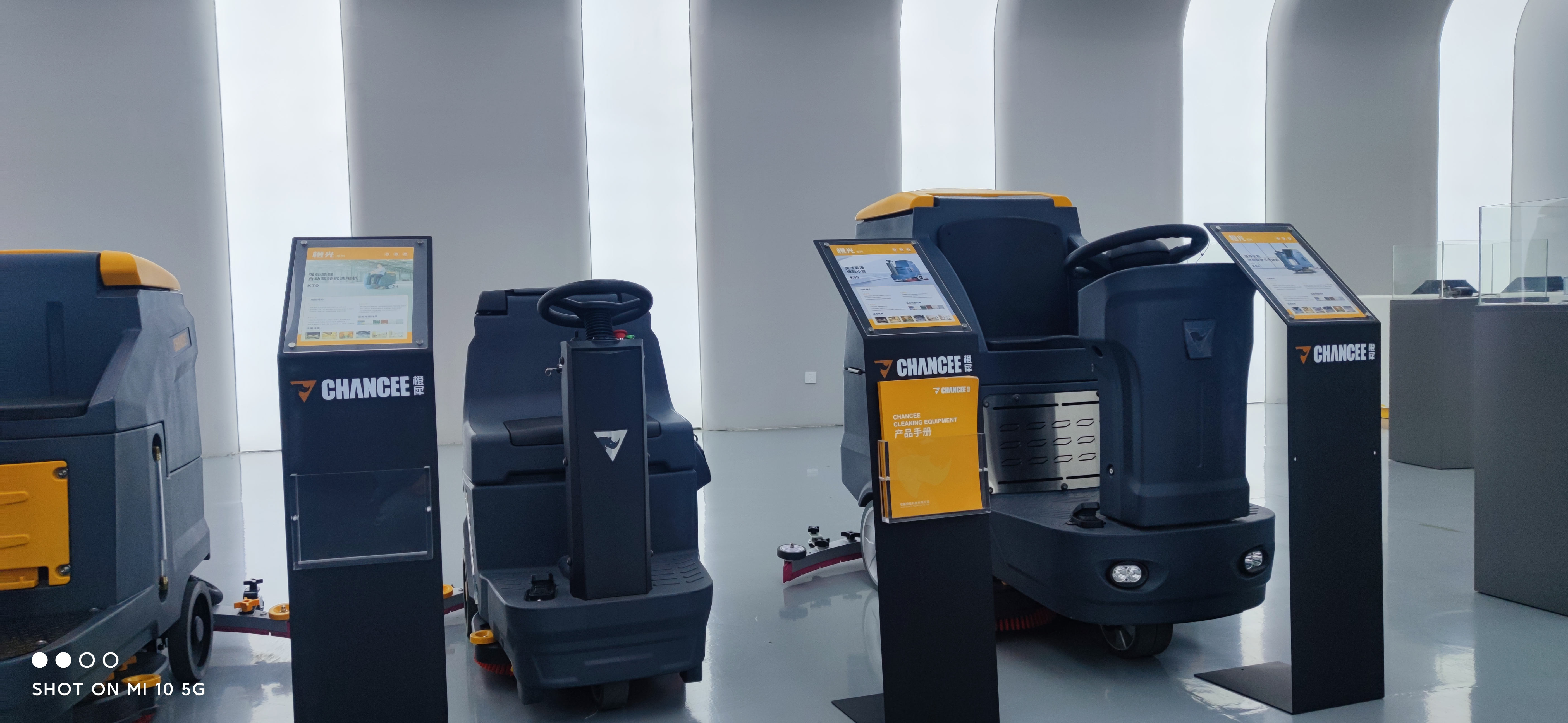  洗地機(jī)廠家的工業(yè)洗地機(jī)可以解決哪些清潔難題