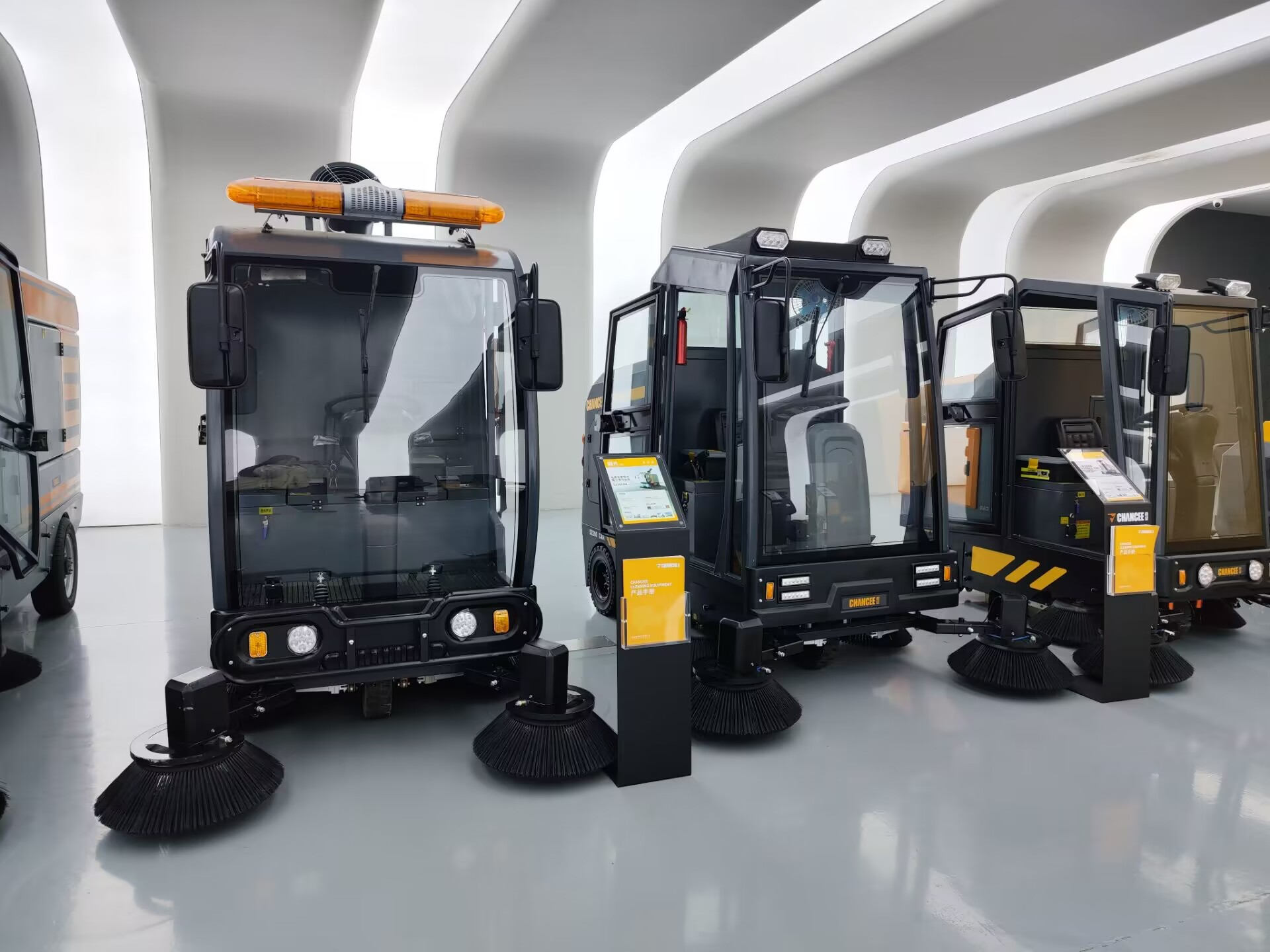 全封閉式掃地機(jī)常見問題與解決方法